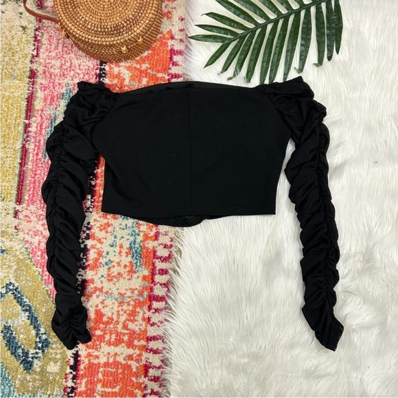 PRIVY crop stop long sleeve rushing top - Picture 2 of 6